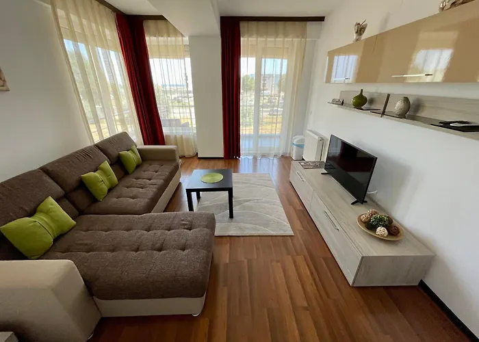 Alcovista Summerland * Mamaia